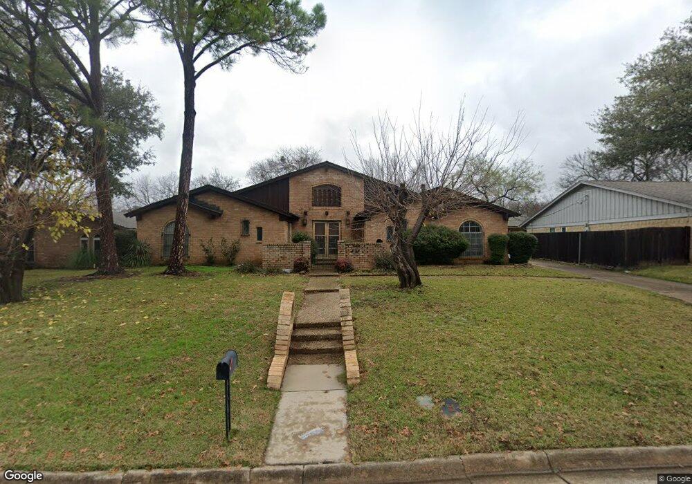 428 Circleview Dr S, Hurst, TX 76054 - photo 1