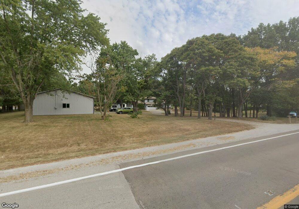 8756 E Us Highway 40, Effingham, IL 62401 - photo 1