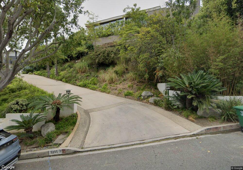 1221 Laurel Way, Beverly Hills, CA 90210 - photo 1