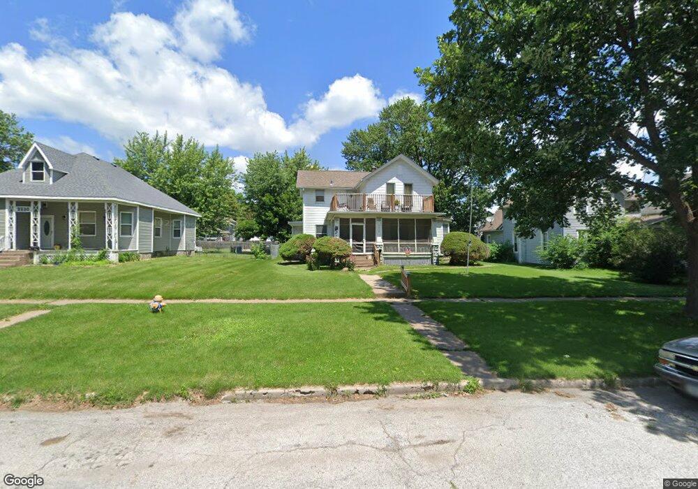2220 W 2nd St, Davenport, IA 52802 - photo 1