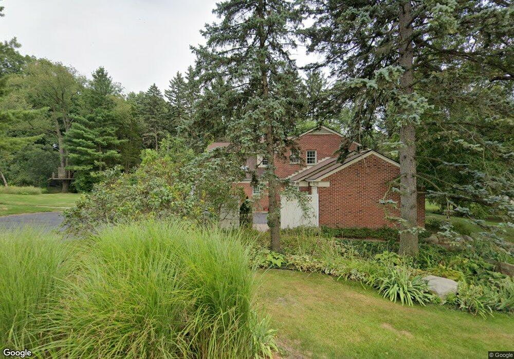 3397 Greentree Rd, Bloomfield Hills, MI 48304 - photo 1