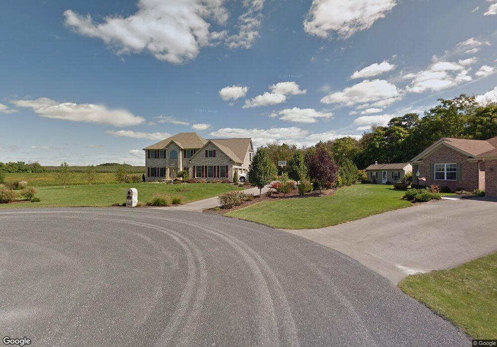 606 Governors Ct, Chambersburg, PA 17201 - photo 1