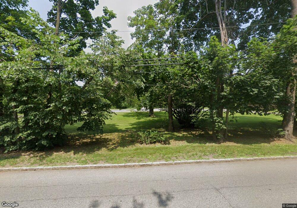 173 W Shore Rd, Great Neck, NY 11024 - photo 1