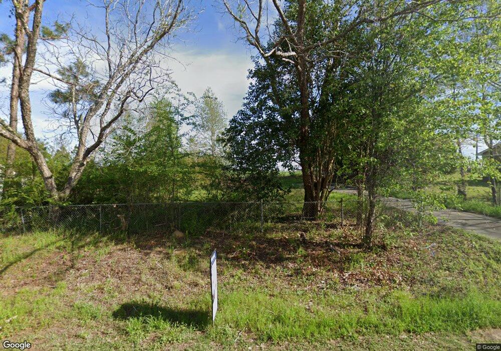 137 Pinoak Cir, Fitzgerald, GA 31750 - photo 1