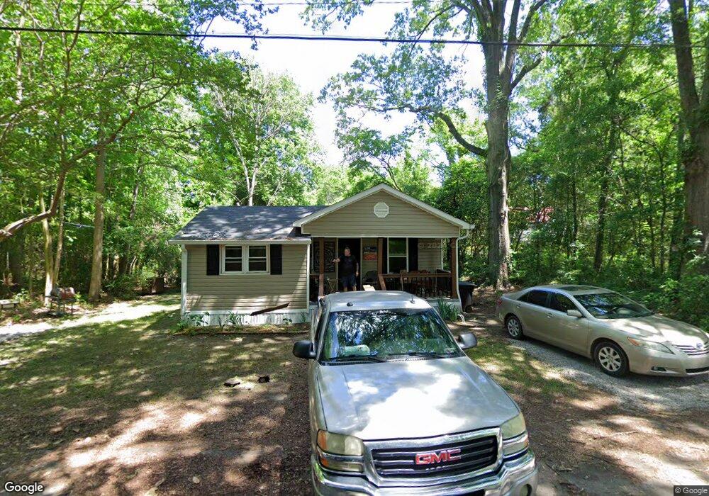 909 Pineview St, Camden, SC 29020 - photo 1