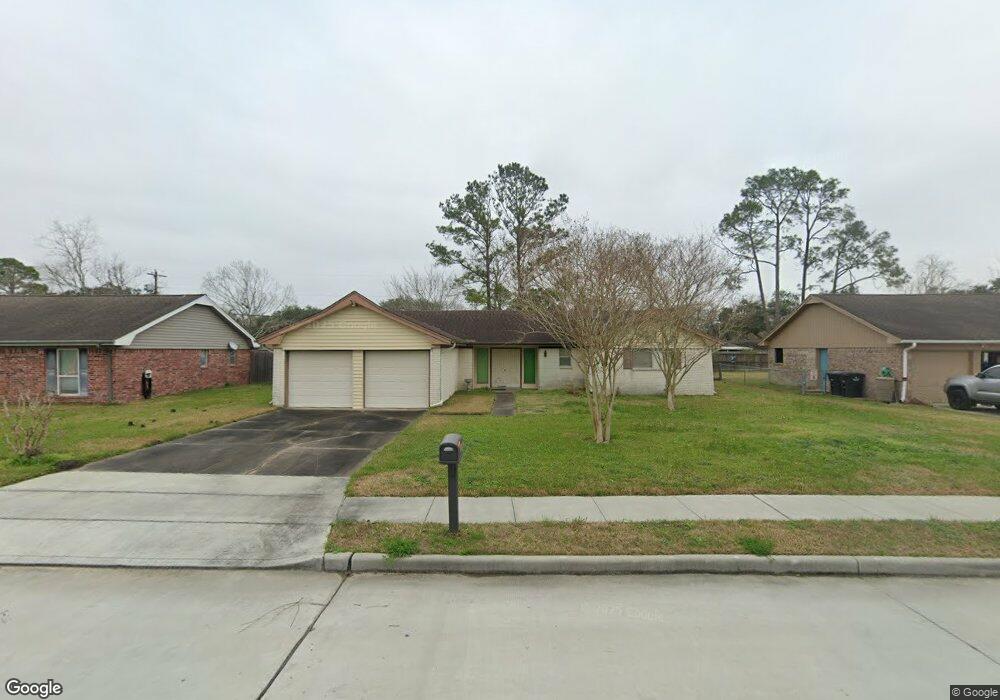 1909 Tracy Lynn Ln, Alvin, TX 77511 - photo 1