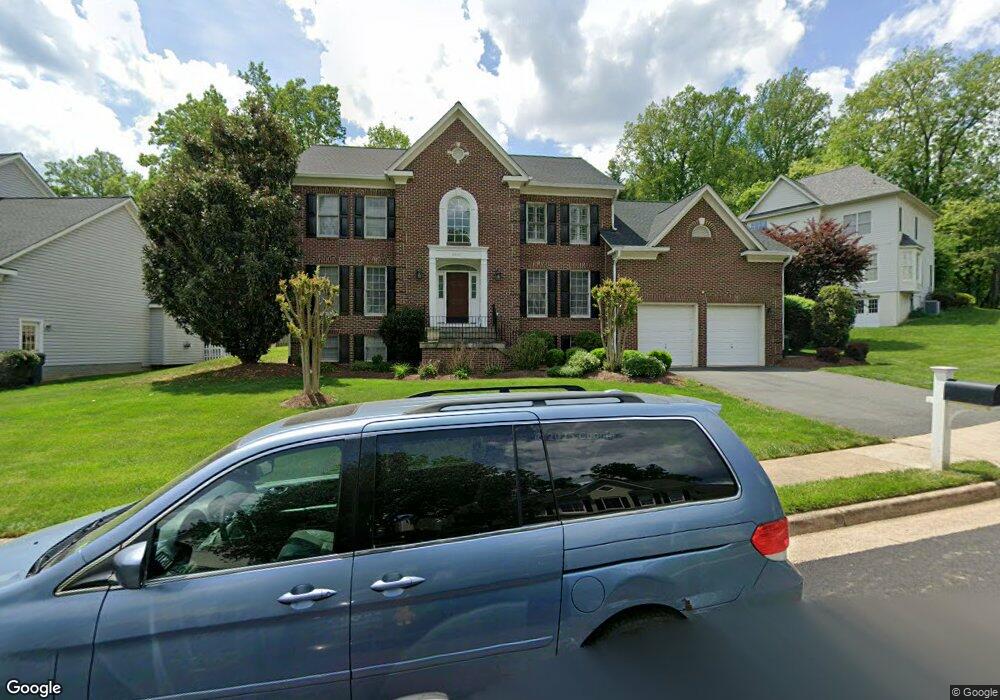 8061 Prichards Ct, Dunn Loring, VA 22027 - photo 1