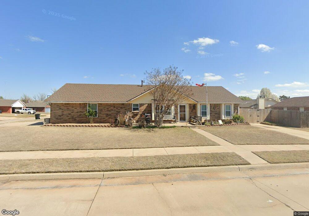 2504 Truitt, Moore, OK 73160 - photo 1