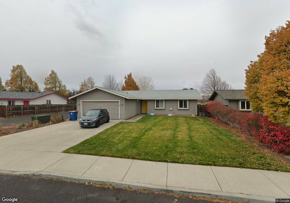 1337 SW 28th St, Redmond, OR 97756 - photo 1