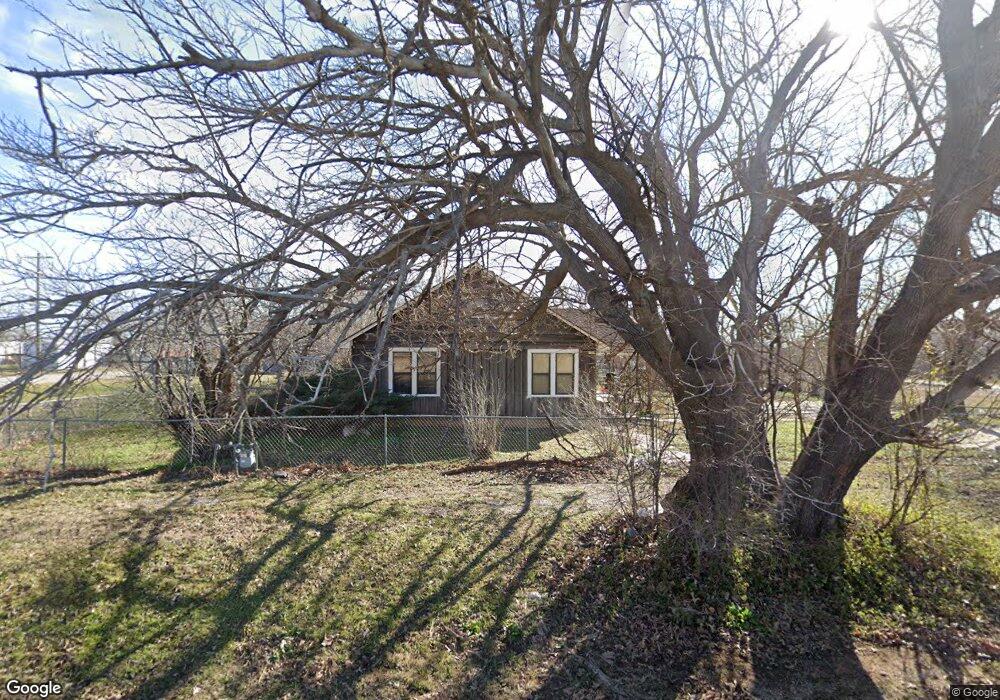 109 NW 5th St, Cache, OK 73527 - photo 1