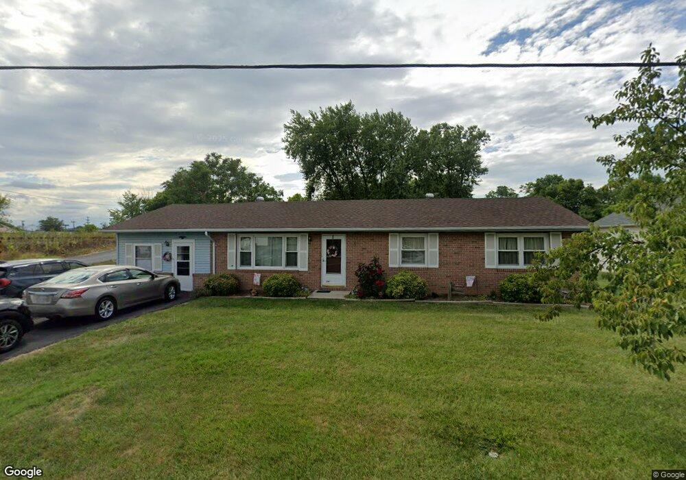 219 Stonewall St, Strasburg, VA 22657 - photo 1