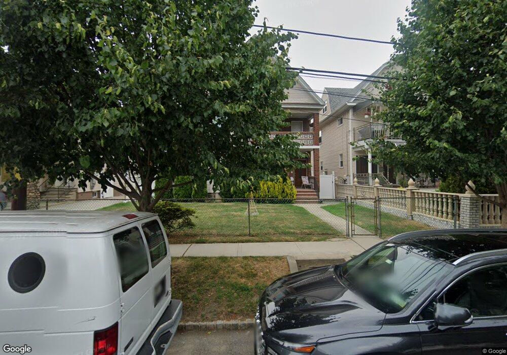 19715 Hiawatha Ave, Hollis, NY 11423 - photo 1