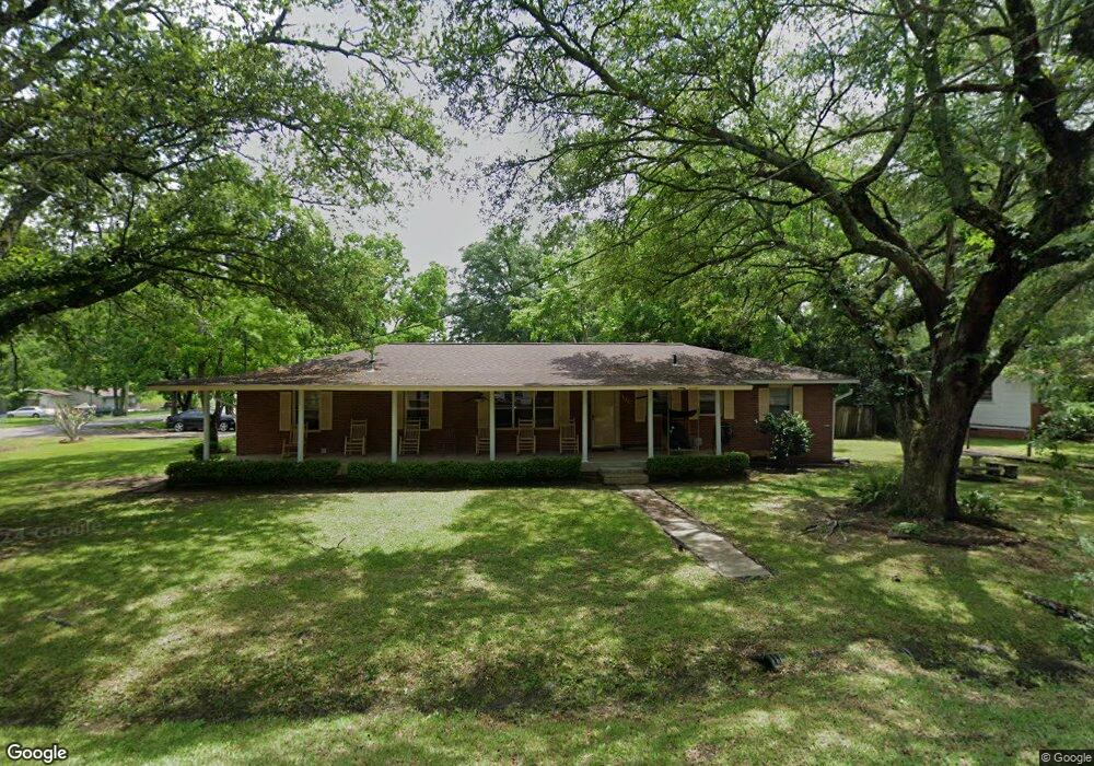 1904 Gladiolus Dr, Laurel, MS 39440 - photo 1