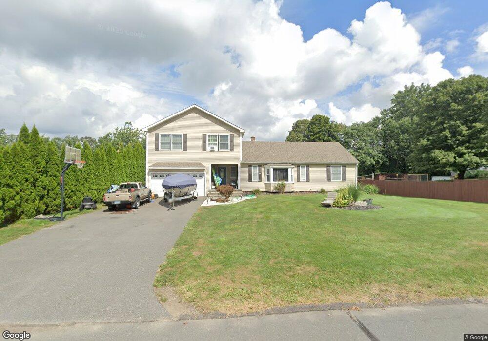 105 Maple Ave, Oakville, CT 06779 - photo 1