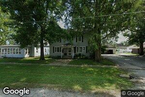611 W Hazel St, Saint Elmo, IL 62458