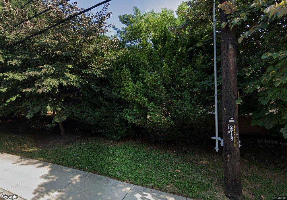 5817 Tudor Ln, Rockville, MD 20852 - photo 1