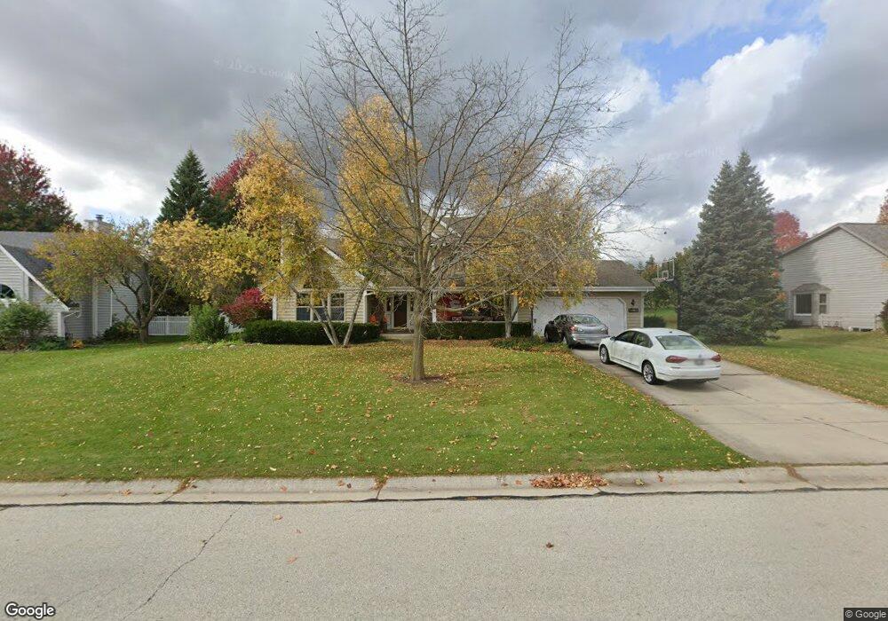 W147N7053 Woodland Dr, Menomonee Falls, WI 53051 - photo 1