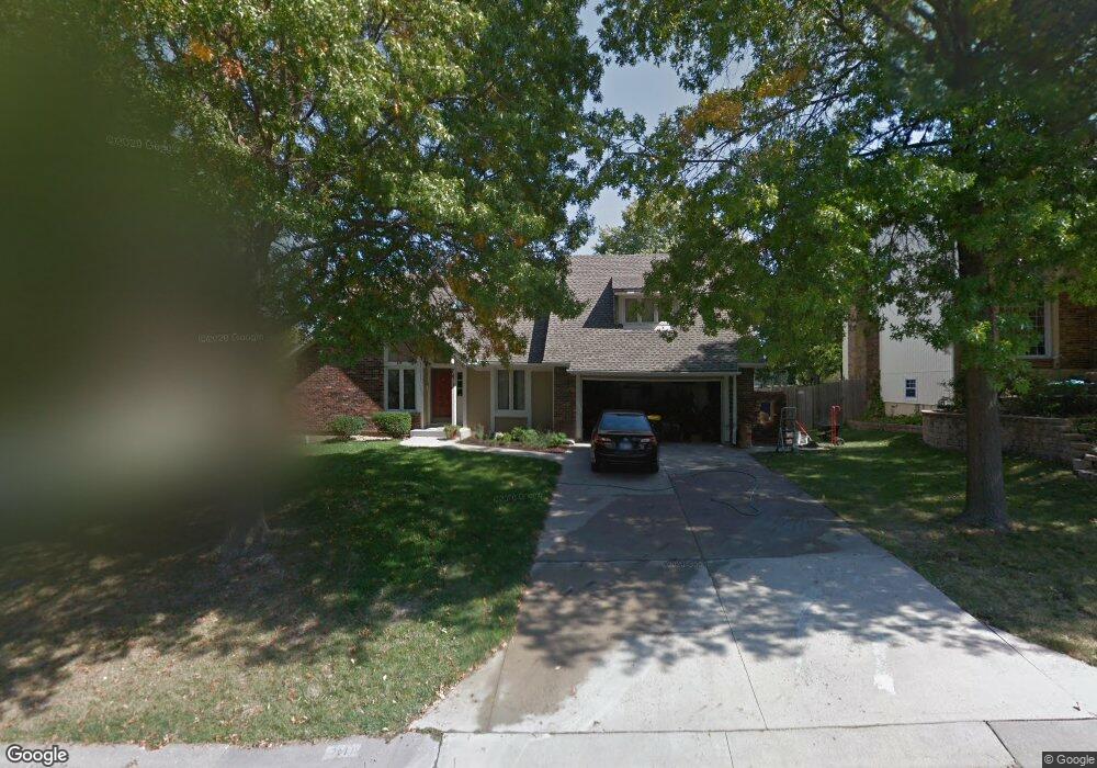 7613 Richards Dr, Shawnee, KS 66216 - photo 1