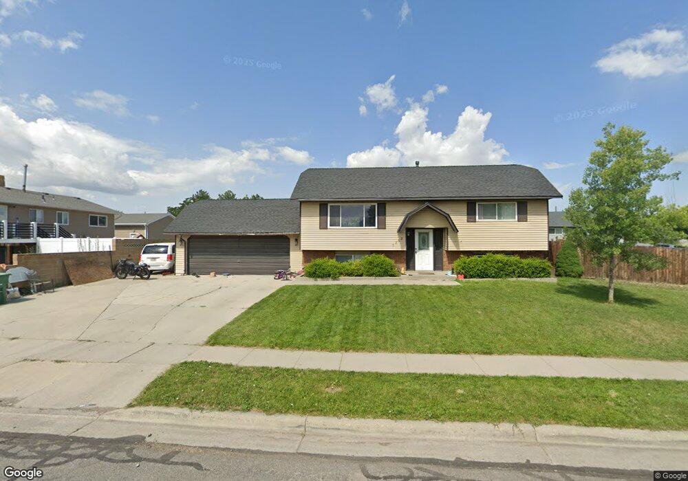 8752 S Royal Crest Dr, West Jordan, UT 84088 - photo 1