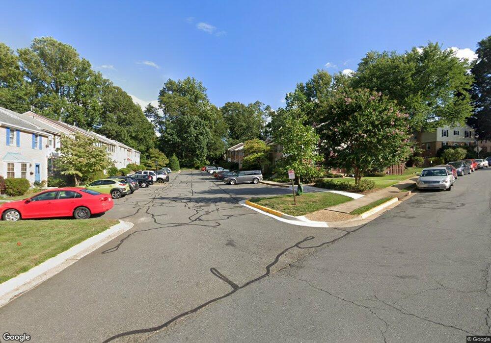 9655 Lindenbrook St, Fairfax, VA 22031 - photo 1