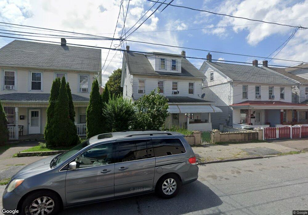 686 N Locust St, Hazleton, PA 18201 - photo 1