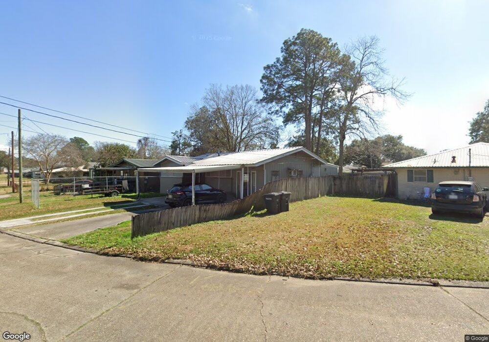 131 N Richelieu Cir, New Iberia, LA 70560 - photo 1