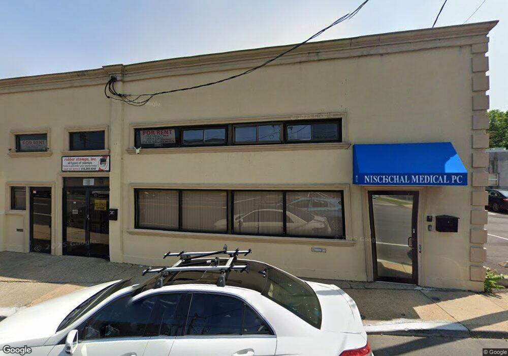 172 Herricks Rd unit A & B, Mineola, NY 11501 - photo 1