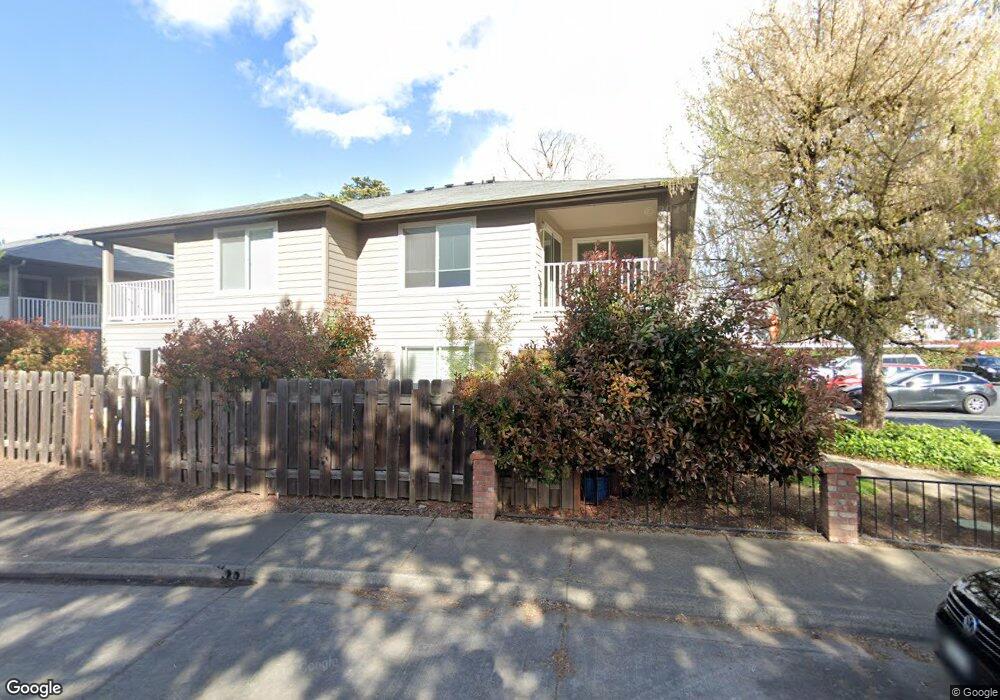 1029 SE Camelot Dr, Grants Pass, OR 97526 - photo 1