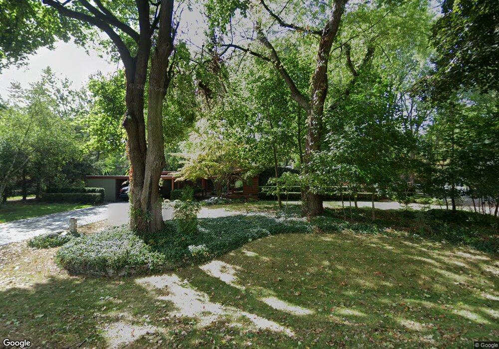 5640 Crabtree Rd, Bloomfield Hills, MI 48301 - photo 1