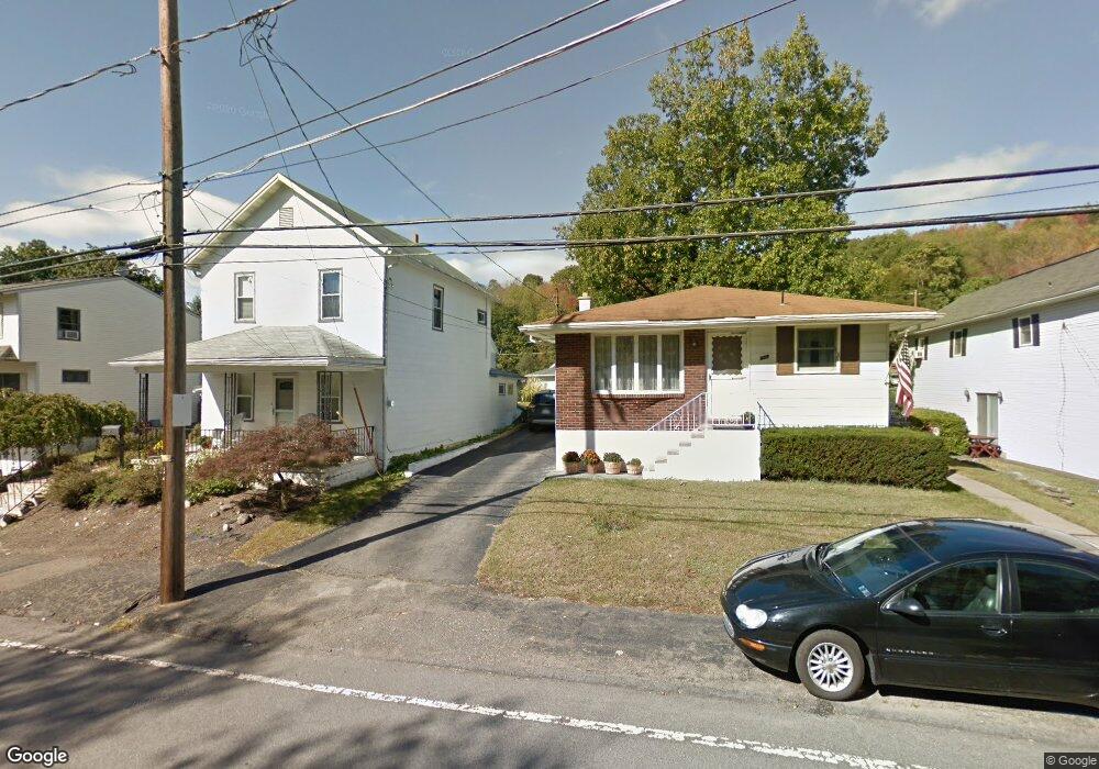 331 Depew Ave, Mayfield, PA 18433 - photo 1