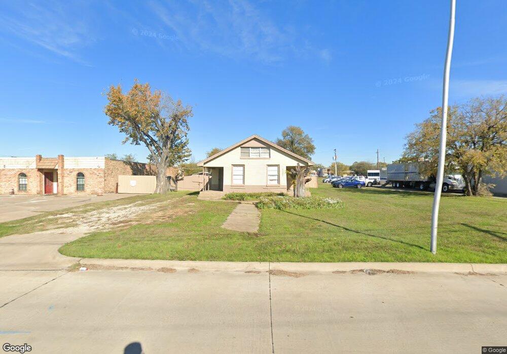 820 Fort Worth St, Grand Prairie, TX 75050 - photo 1