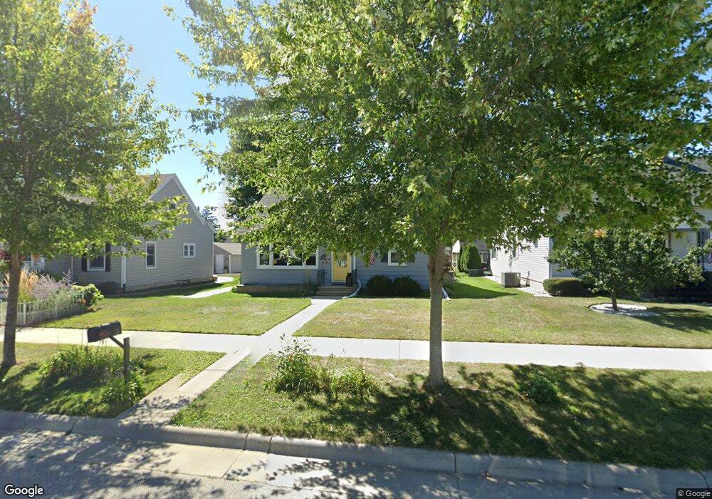 421 N 2nd St, La Crescent, MN 55947 - photo 1