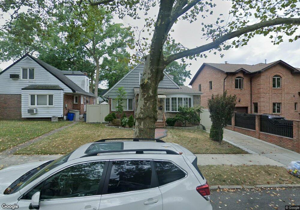 8256 189th St, Hollis, NY 11423 - photo 1