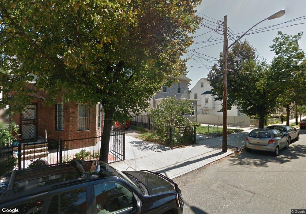 8729 109th St, Richmond Hill, NY 11418 - photo 1