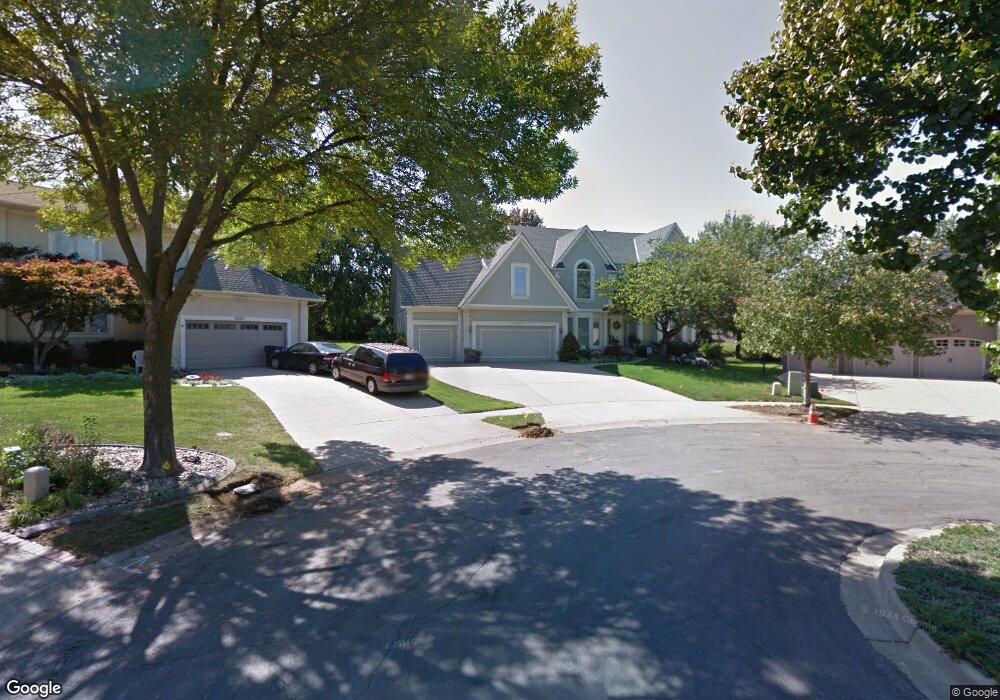 8040 Darnell Ln, Lenexa, KS 66215 - photo 1