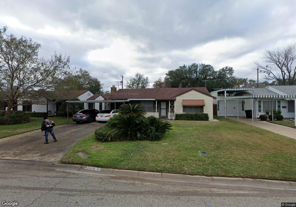 1576 Cheshire Ln, Houston, TX 77018 - photo 1