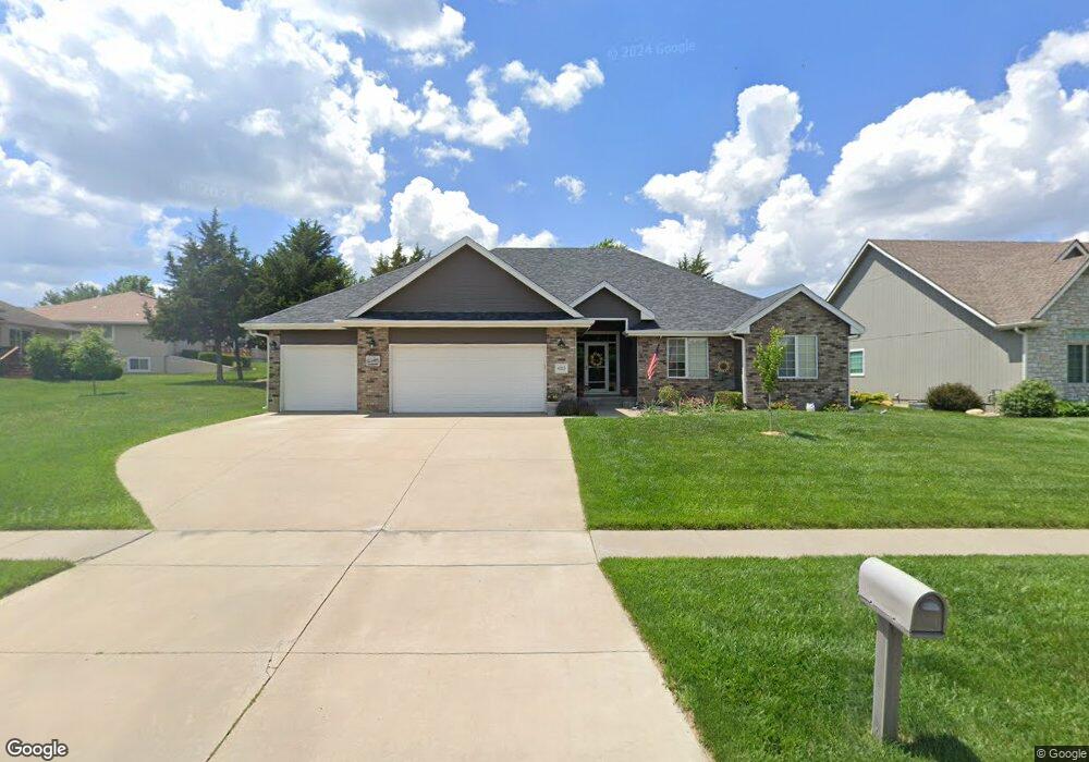 4525 SW Moundview Dr, Topeka, KS 66610 - photo 1