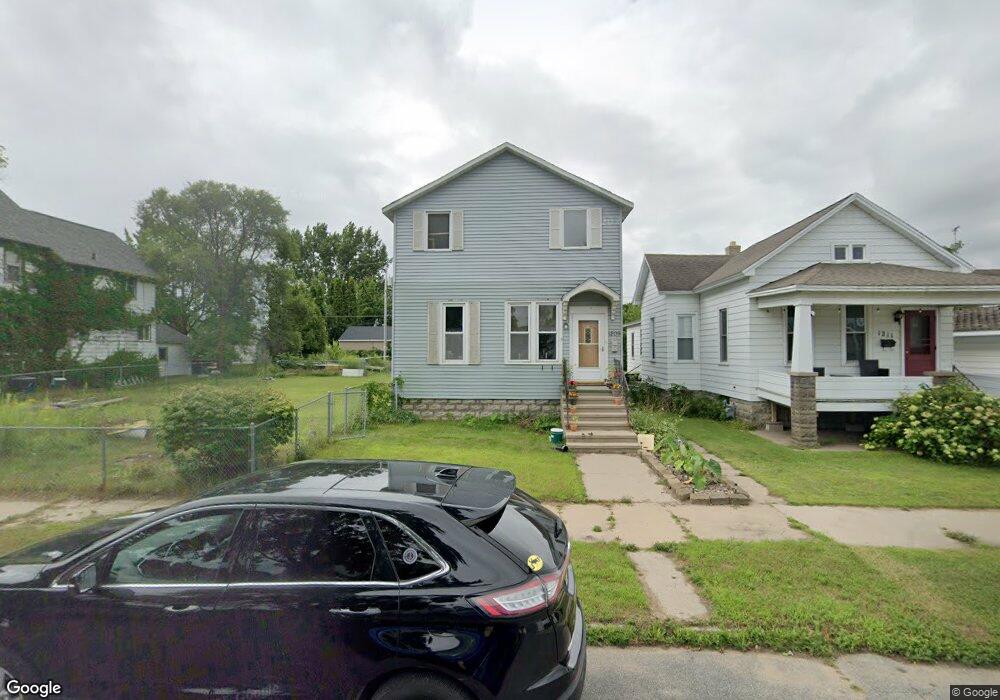 1209 16th Ave, Menominee, MI 49858 - photo 1