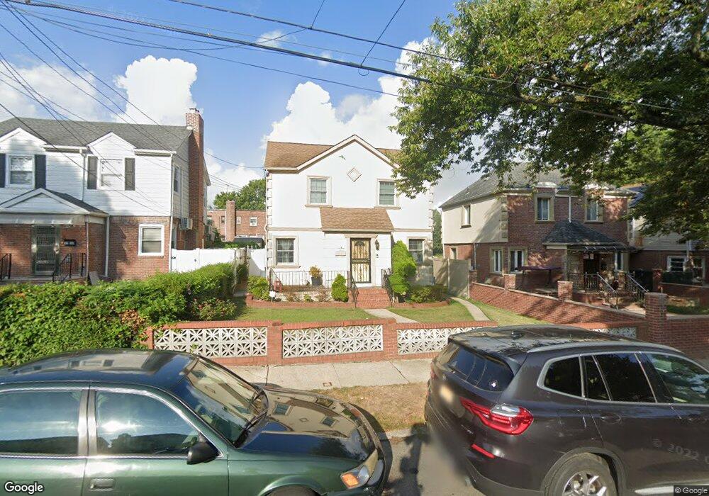 8216 166th St, Jamaica, NY 11432 - photo 1