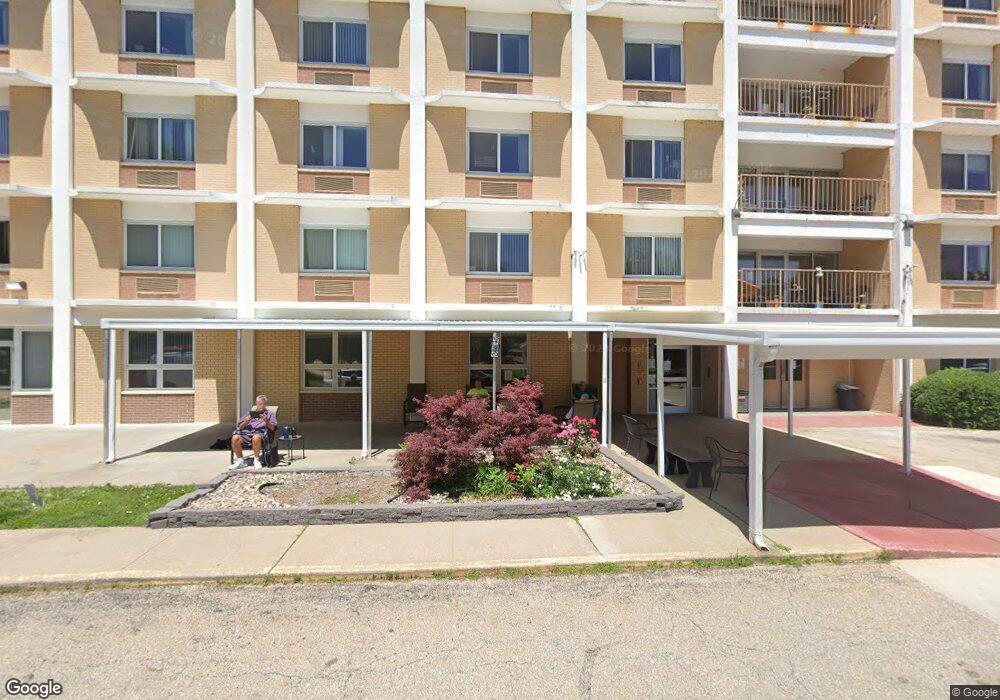 3805 SW 18th St, Topeka, KS 66604 - photo 1