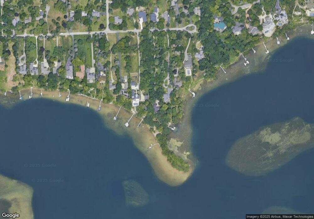 5925 Upper Straits Blvd, West Bloomfield, MI 48324 - photo 1