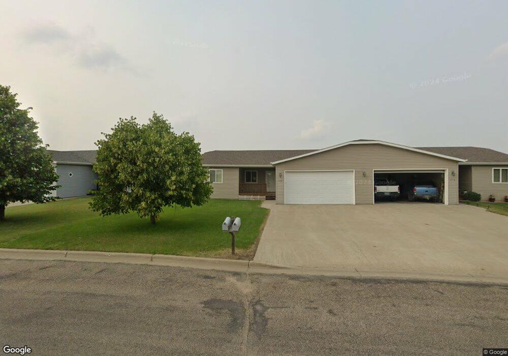 1518 10th St SW, Jamestown, ND 58401 - photo 1
