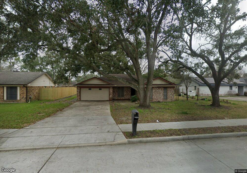 1915 Tracy Lynn Ln, Alvin, TX 77511 - photo 1