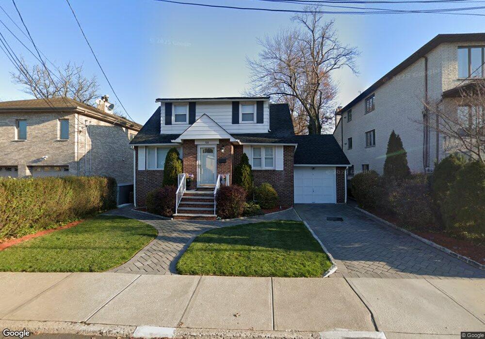 703 Hamilton Ave, Ridgefield, NJ 07657 - photo 1