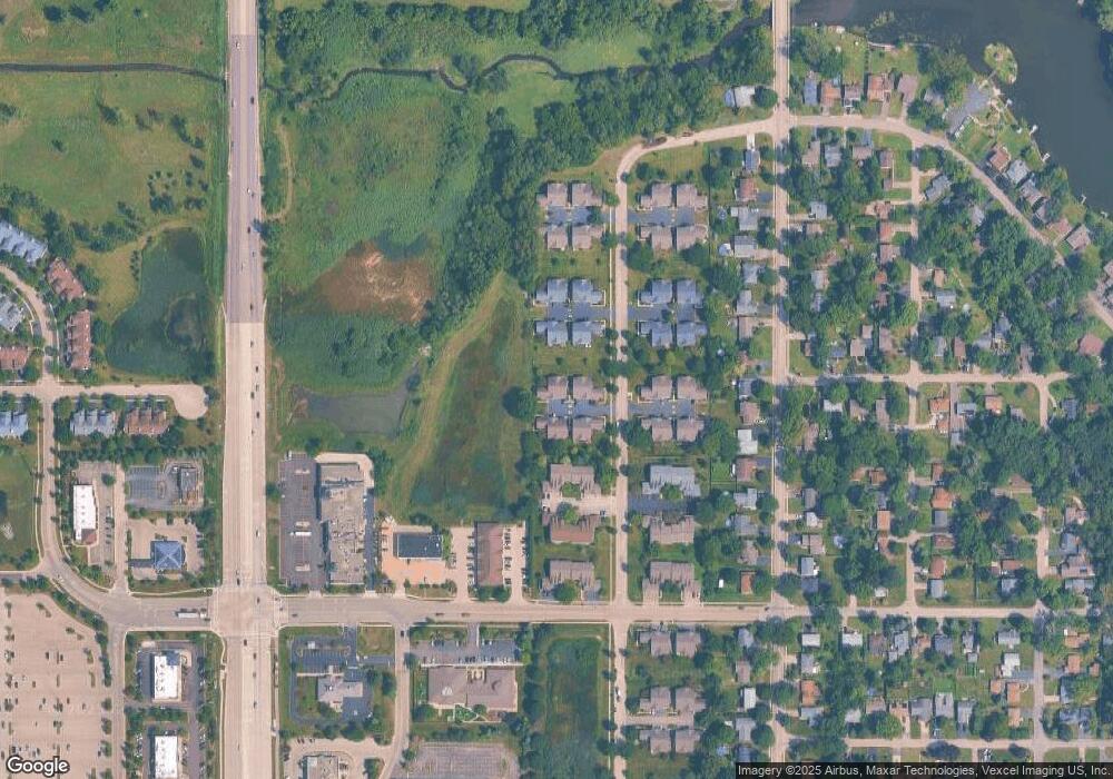 351 Village Creek Dr unit 16A, Lake In the Hills, IL 60156 - photo 1