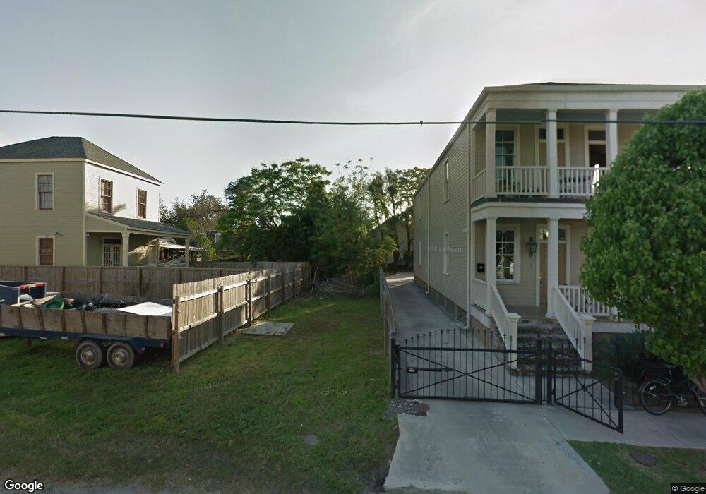 616 1st St, New Orleans, LA 70130 - photo 1