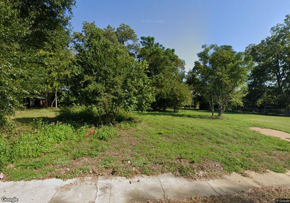 661 E Burdeshaw St, Dothan, AL 36303 - photo 1