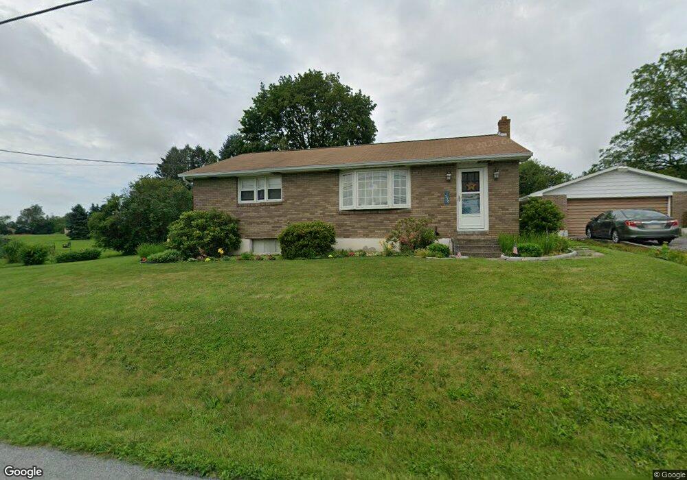 539 Monocacy Dr, Bath, PA 18014 - photo 1