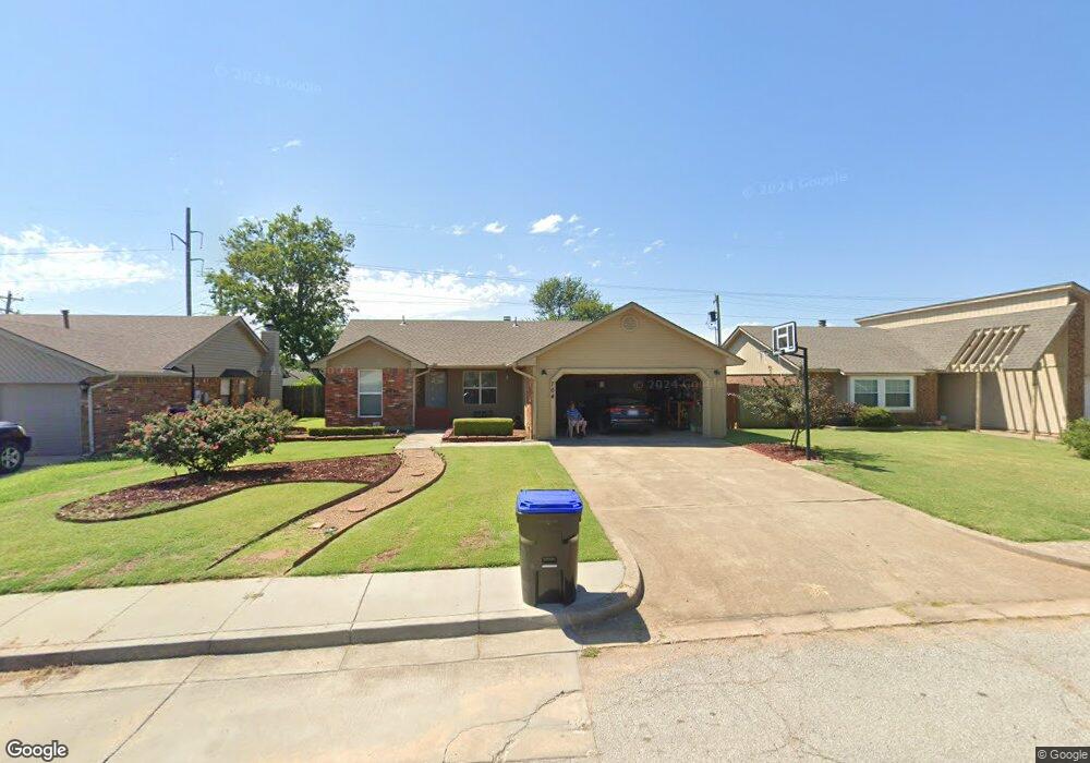 704 Silver Maple Ln, Noble, OK 73068 - photo 1