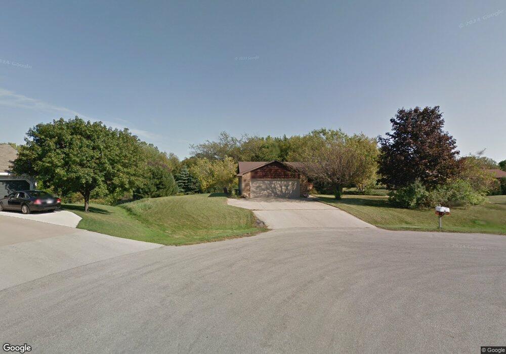 W2763 Oakridge Ct, Appleton, WI 54915 - photo 1